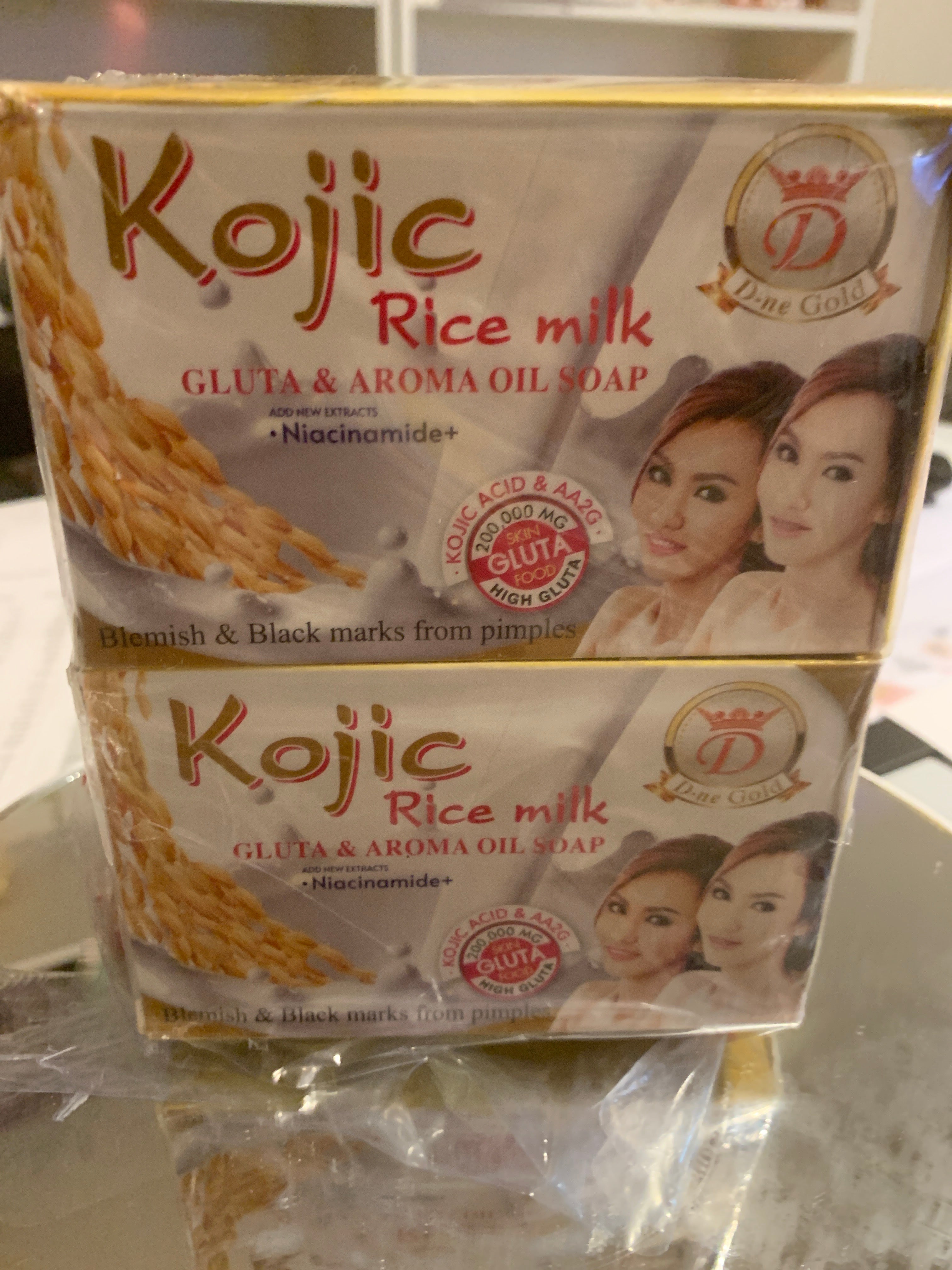 KOJIC WHITE GLUTA CARROT ARBUTIN 7 DAYS WHITE SOAP