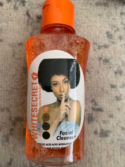 White Secret lightening FACIAL CLEANSER