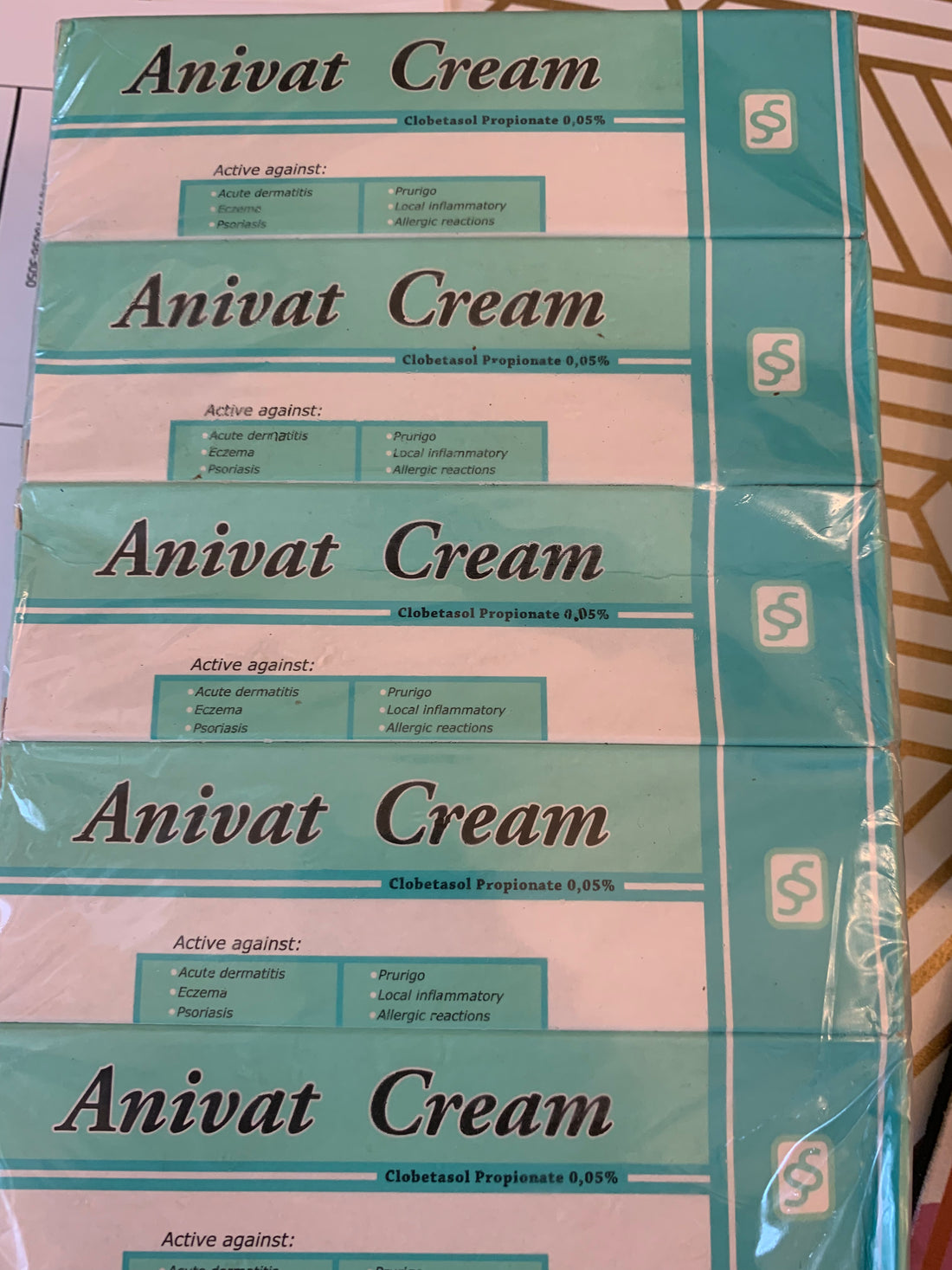 ANIVAT Creme Fast Action Dark Spot Corrector cream. Fast Action with Vitamins C&amp;E (Face, Knees, Neck, Elbows) x1